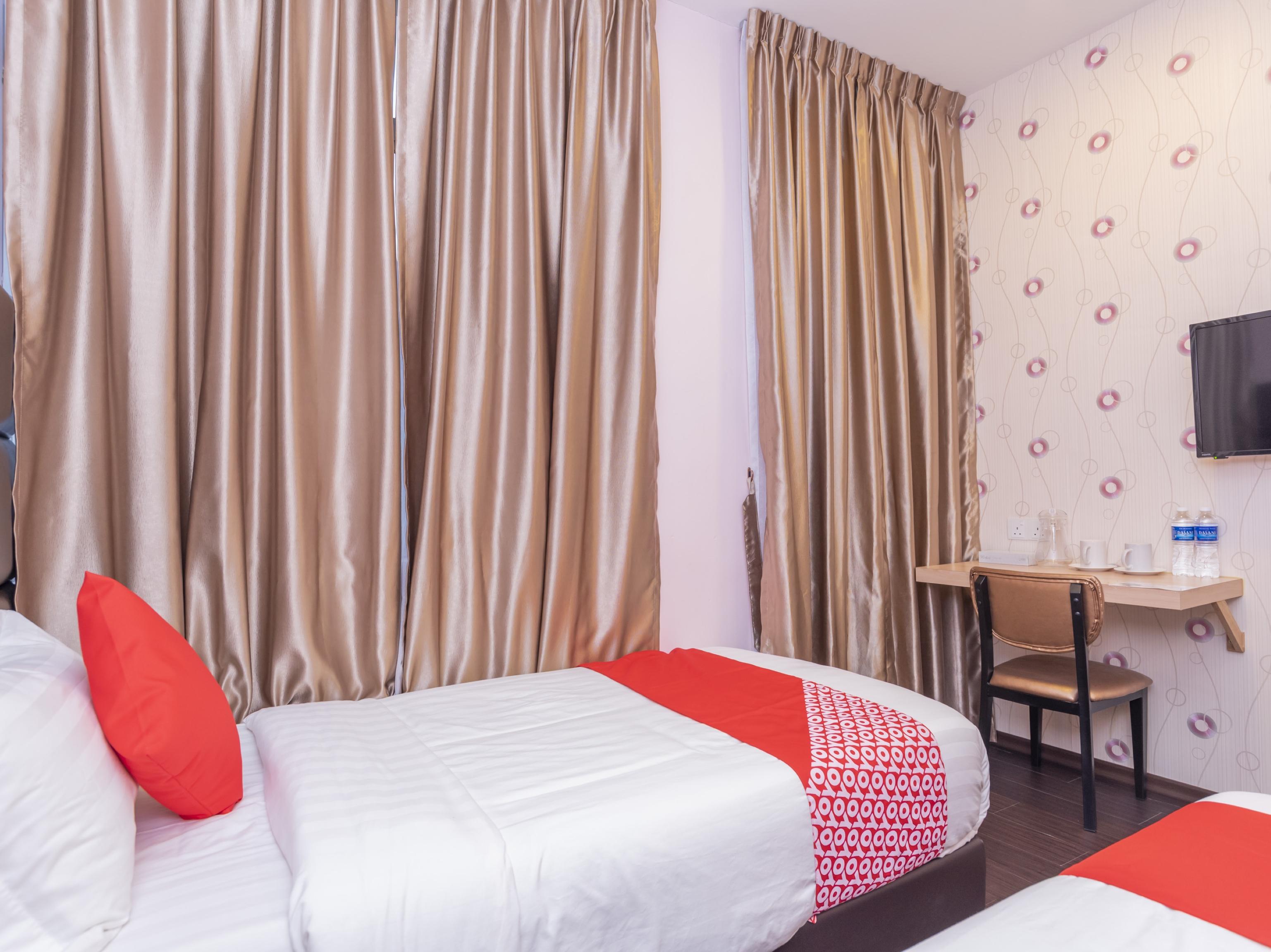 Zenz Hotel Кулай Екстериор снимка