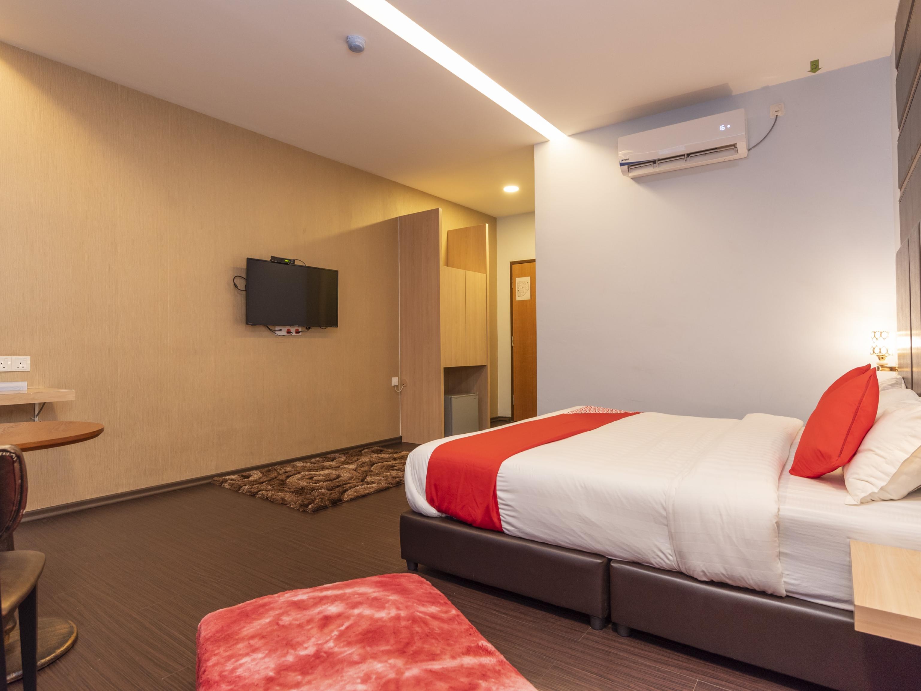 Zenz Hotel Кулай Екстериор снимка