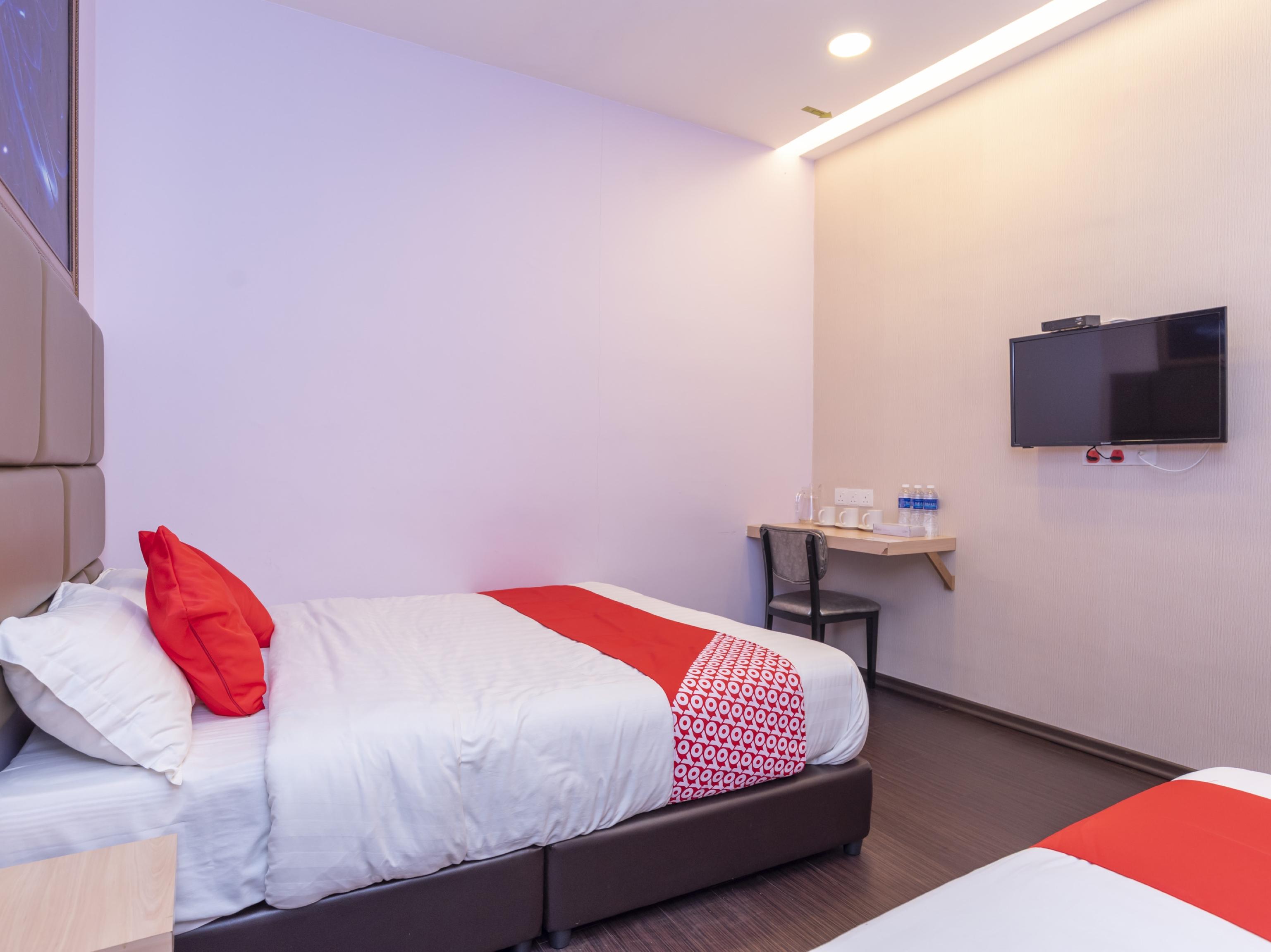 Zenz Hotel Кулай Екстериор снимка