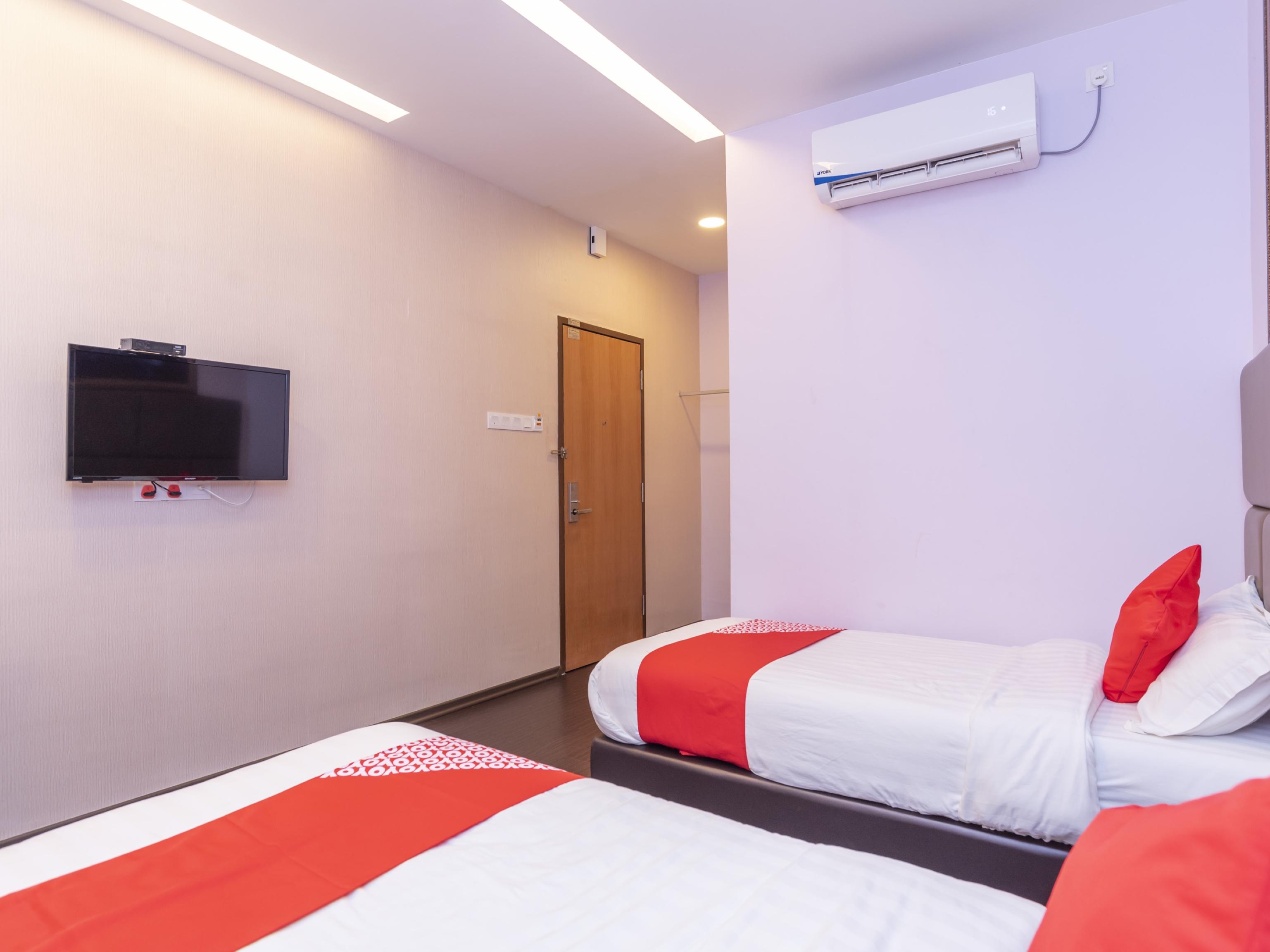 Zenz Hotel Кулай Екстериор снимка