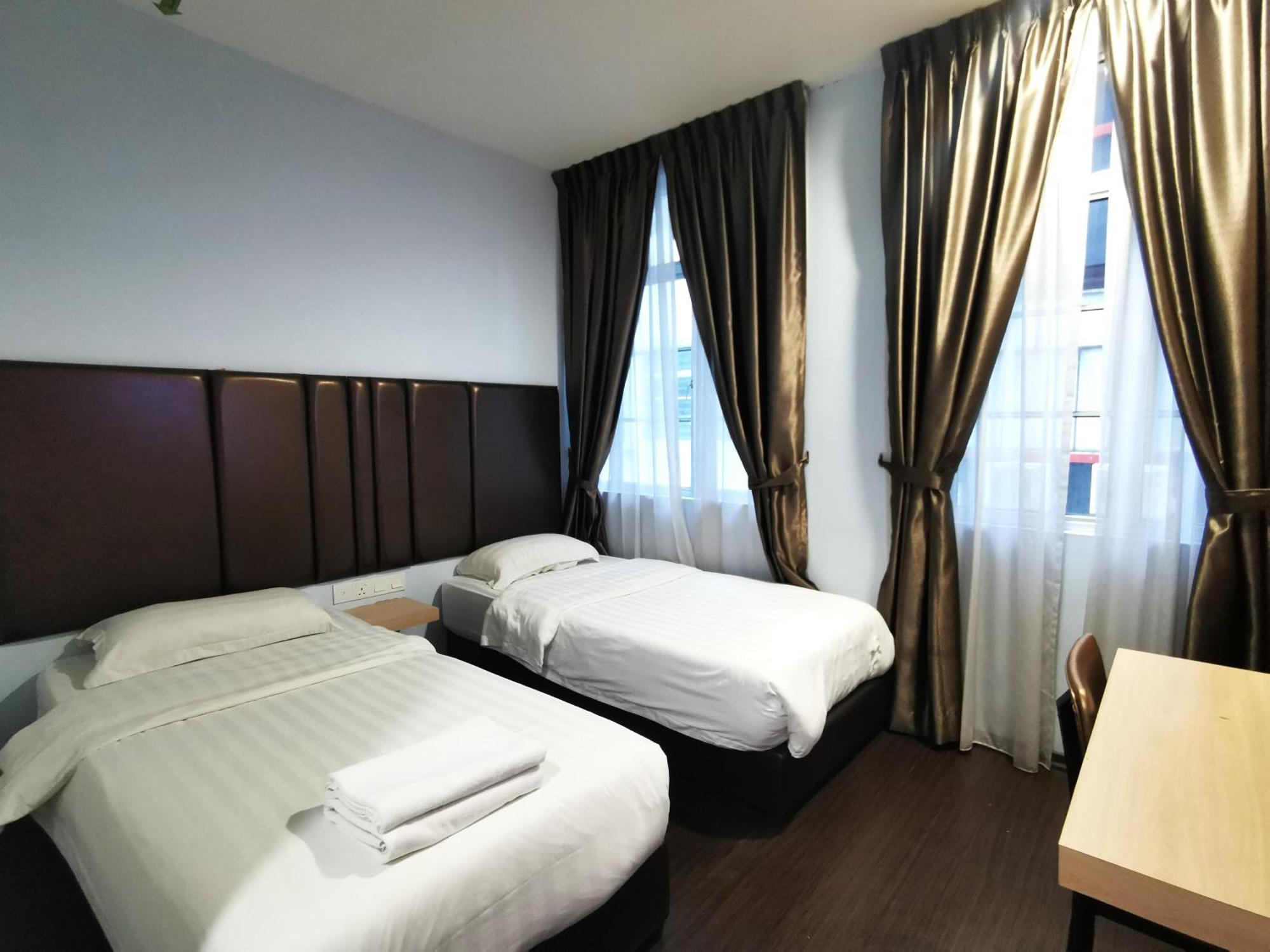 Zenz Hotel Кулай Екстериор снимка