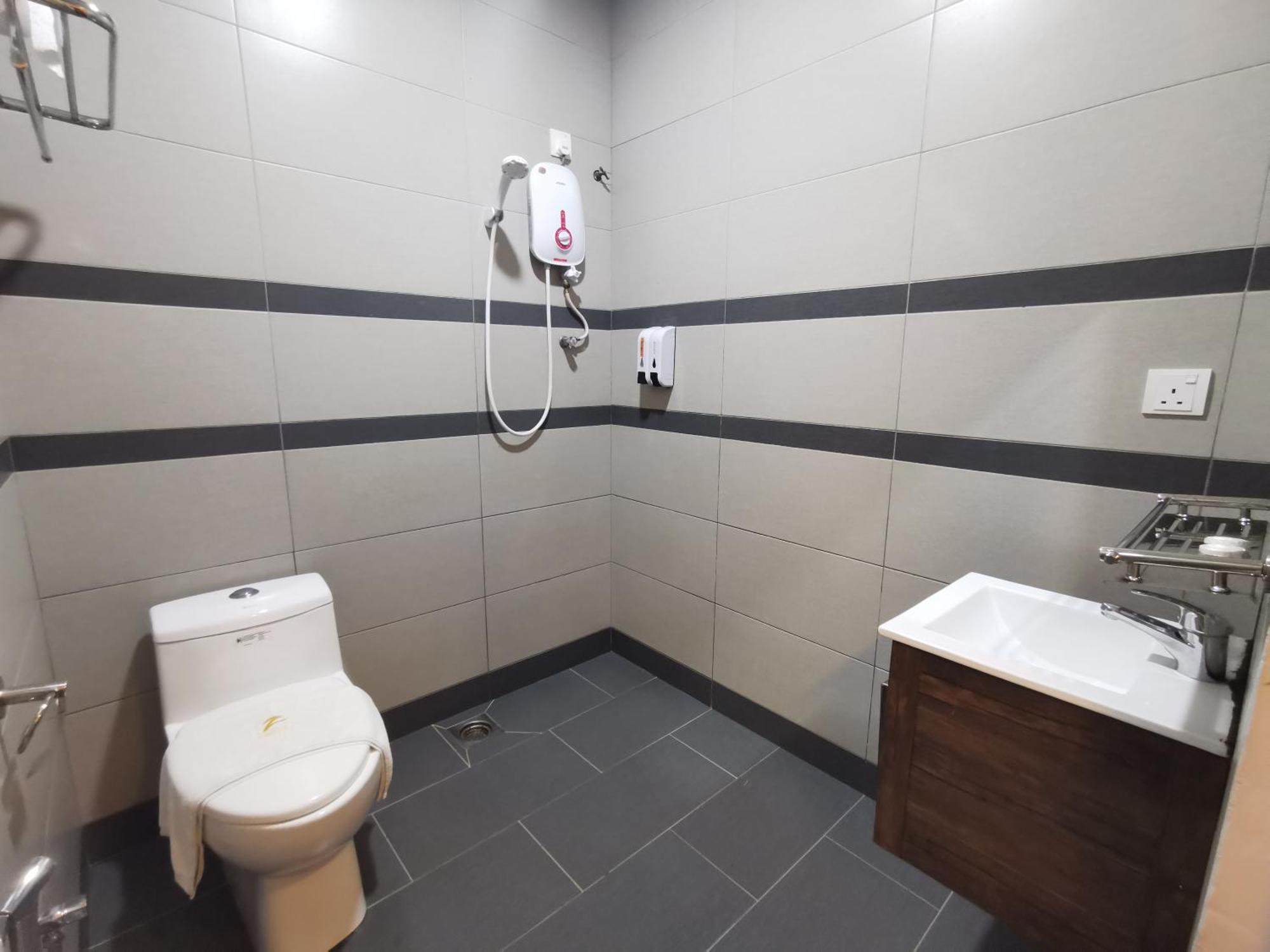 Zenz Hotel Кулай Екстериор снимка