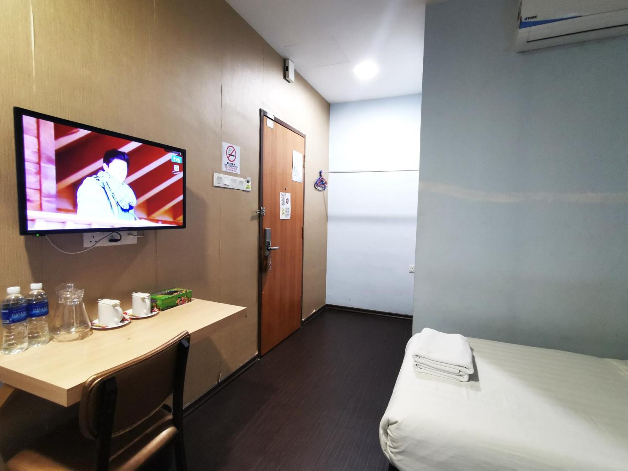Zenz Hotel Кулай Екстериор снимка