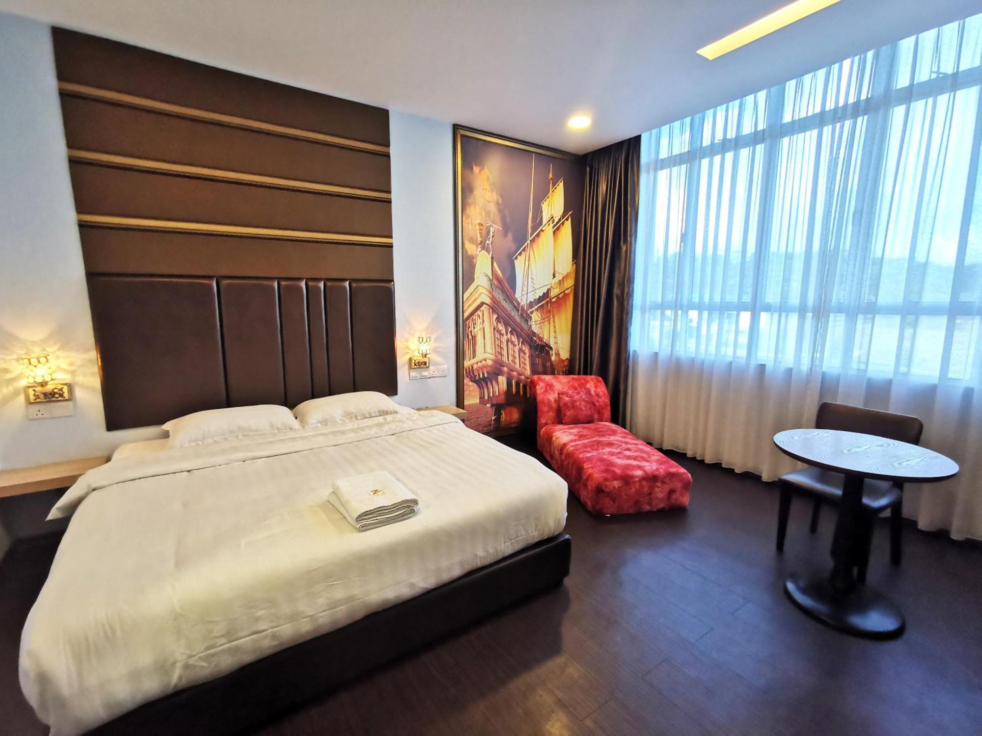 Zenz Hotel Кулай Екстериор снимка