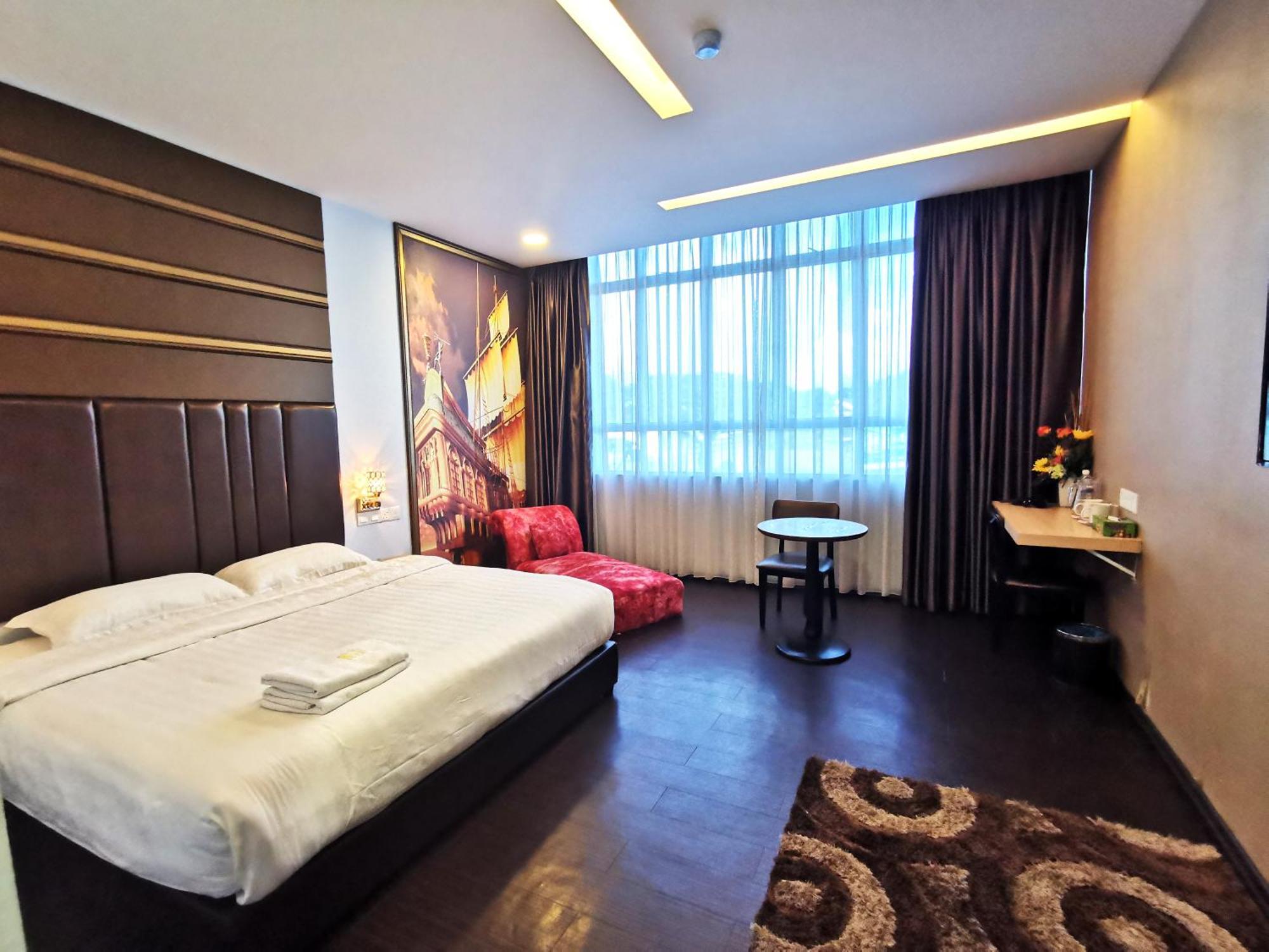 Zenz Hotel Кулай Екстериор снимка