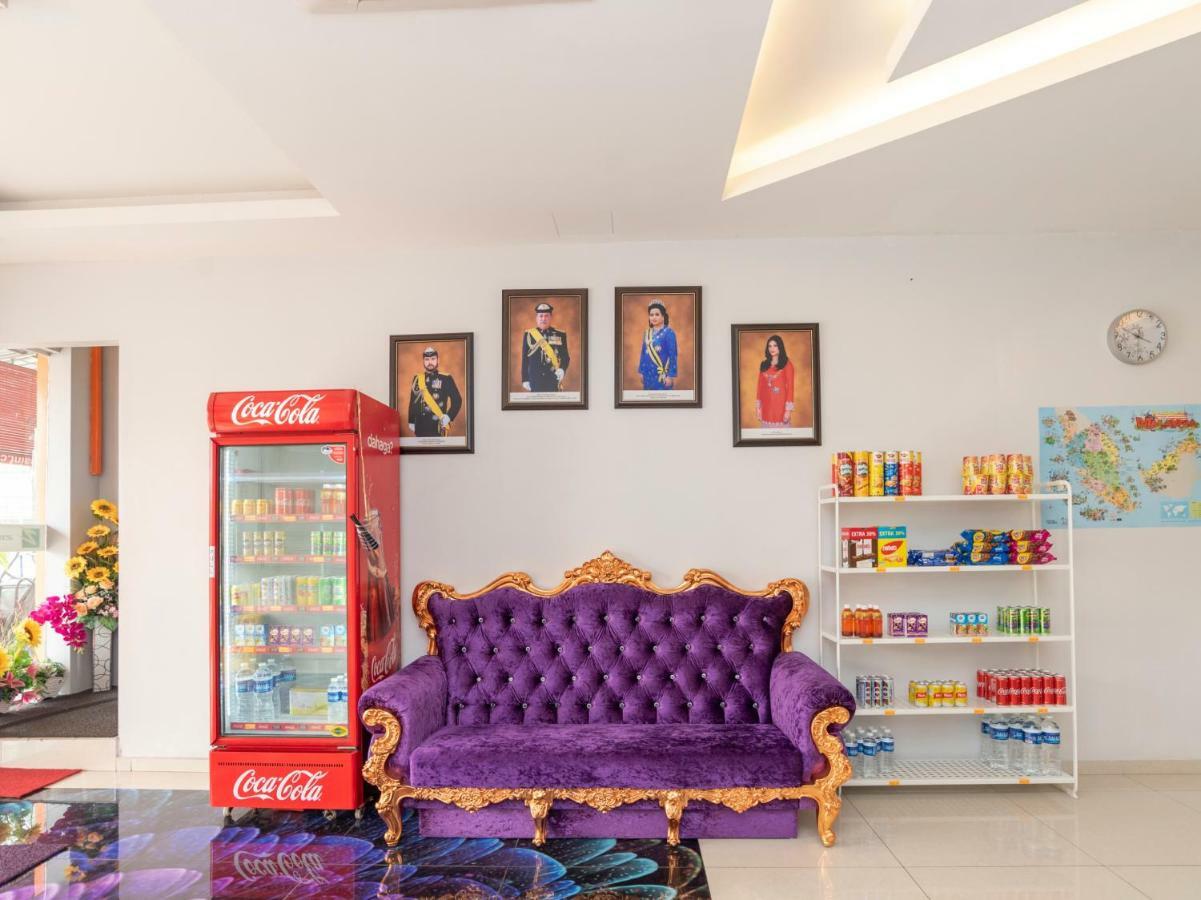Zenz Hotel Кулай Екстериор снимка